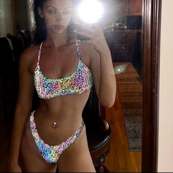 Hoaka Swimwear Top - Picture 7 of 7